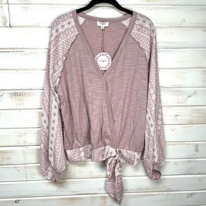 Umgee Mauve-Pink long sleeve pattern wrap top - Size Small New with tags